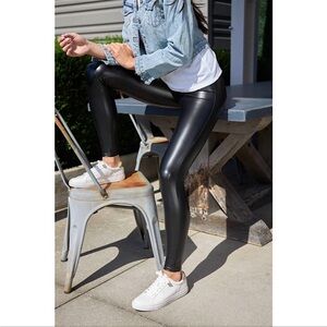 Assets by Spanx Small Matte Black Control Top Pleather Skinny Legging Pants